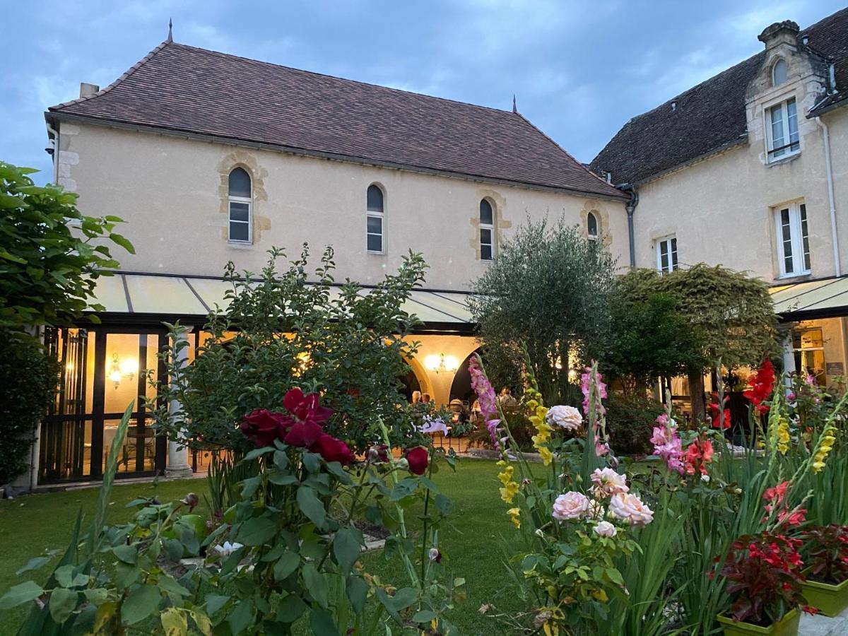 Logis Hostellerie Des Ducs Duras Exterior foto